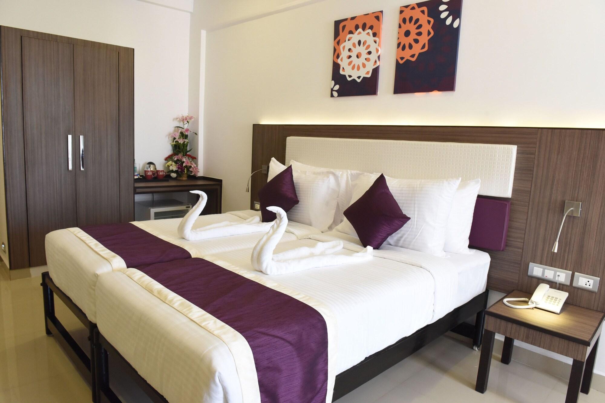 ทรีเฮาส์ เนปจูน Hotel ปณชี ภายนอก รูปภาพ