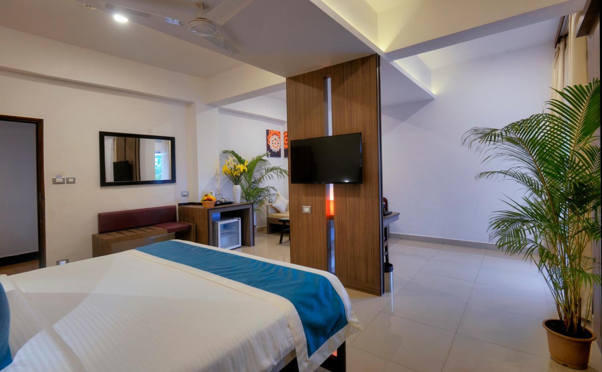 ทรีเฮาส์ เนปจูน Hotel ปณชี ภายนอก รูปภาพ
