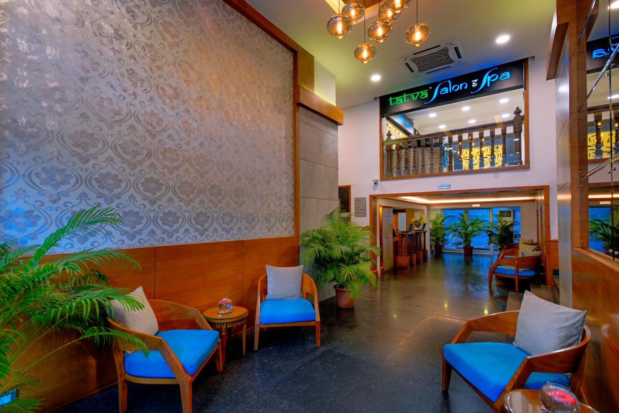 ทรีเฮาส์ เนปจูน Hotel ปณชี ภายนอก รูปภาพ