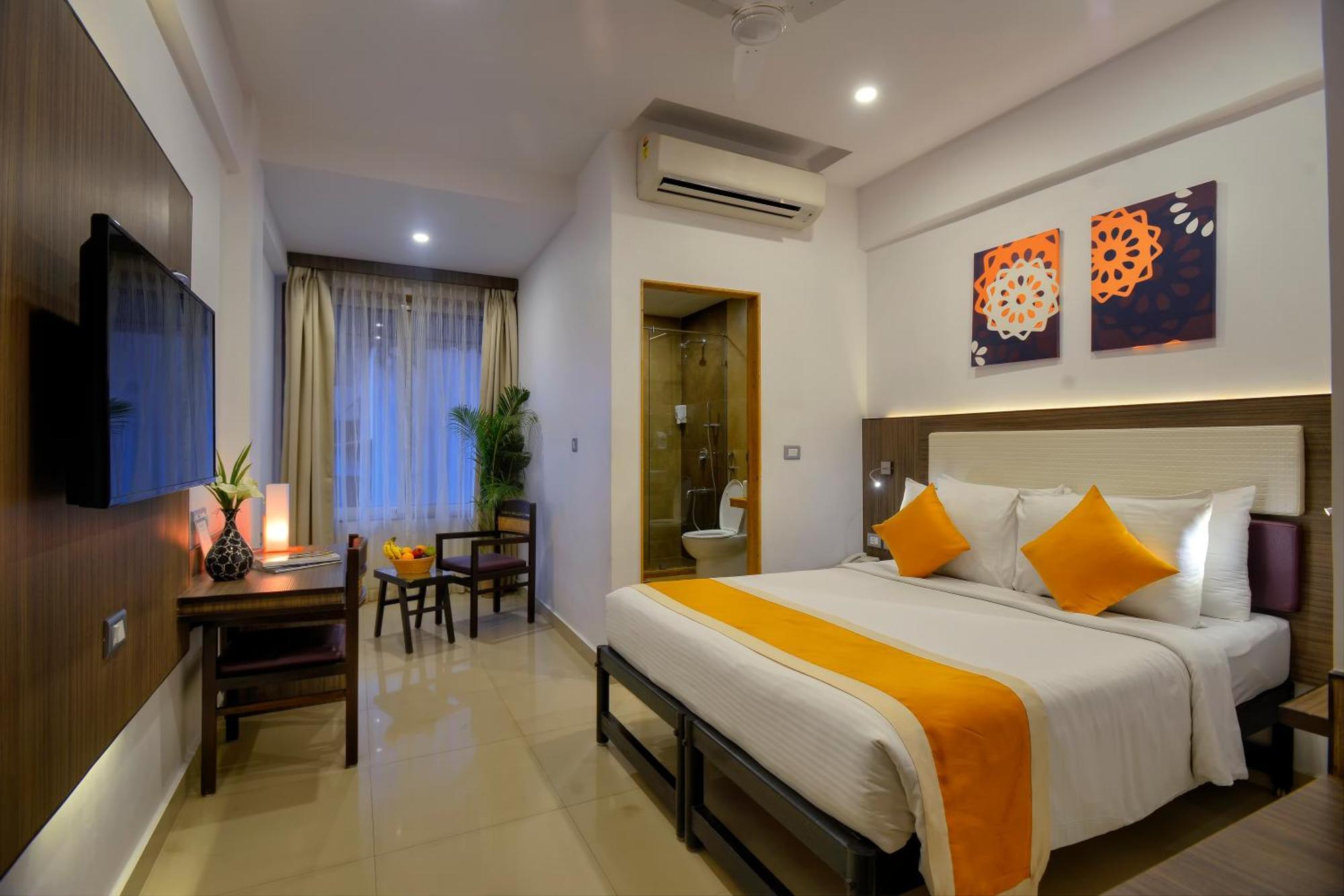 ทรีเฮาส์ เนปจูน Hotel ปณชี ภายนอก รูปภาพ
