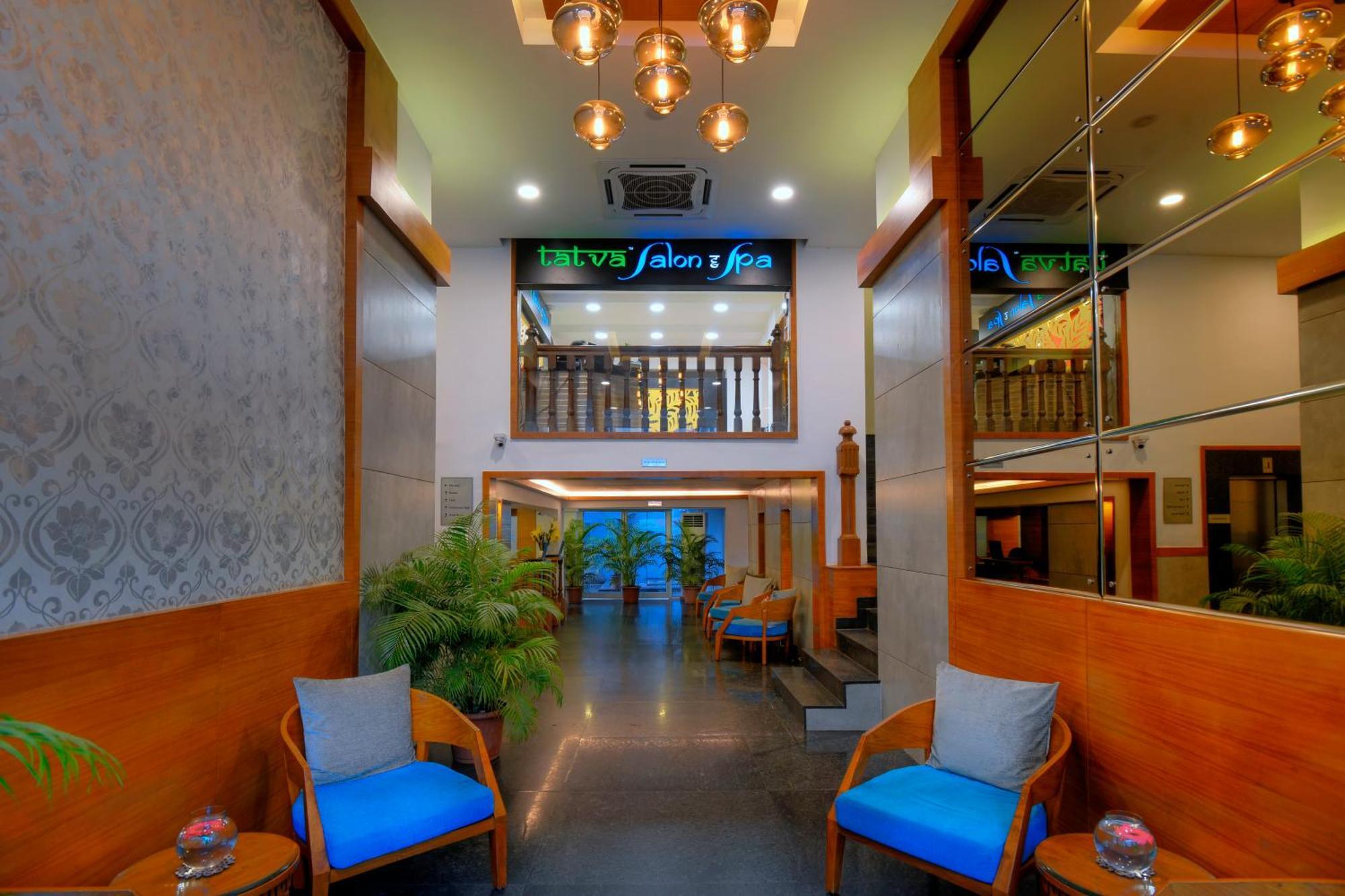 ทรีเฮาส์ เนปจูน Hotel ปณชี ภายนอก รูปภาพ