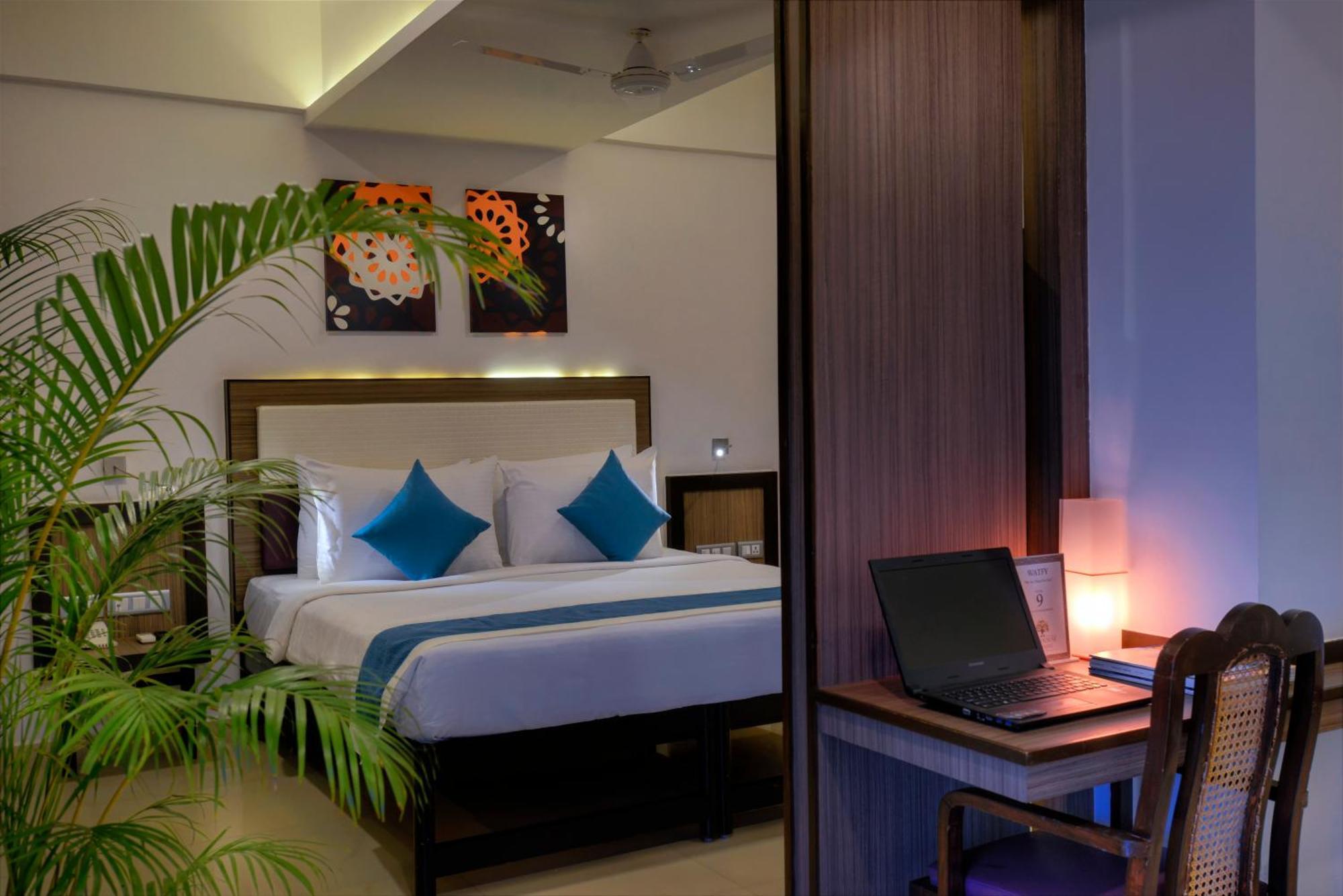ทรีเฮาส์ เนปจูน Hotel ปณชี ภายนอก รูปภาพ