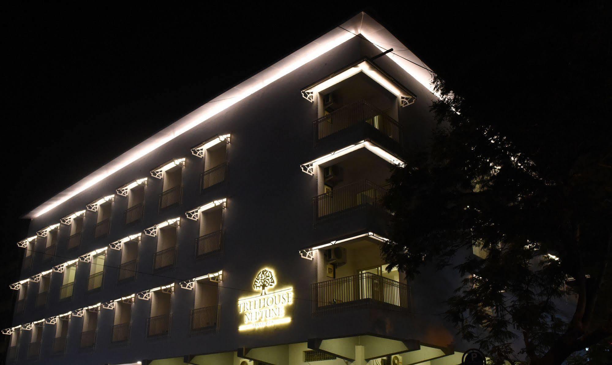 ทรีเฮาส์ เนปจูน Hotel ปณชี ภายนอก รูปภาพ