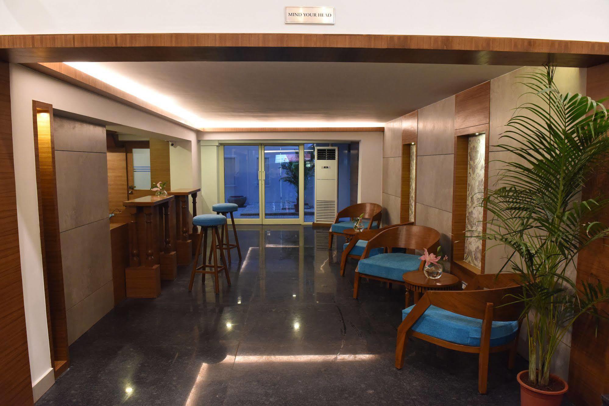 ทรีเฮาส์ เนปจูน Hotel ปณชี ภายนอก รูปภาพ